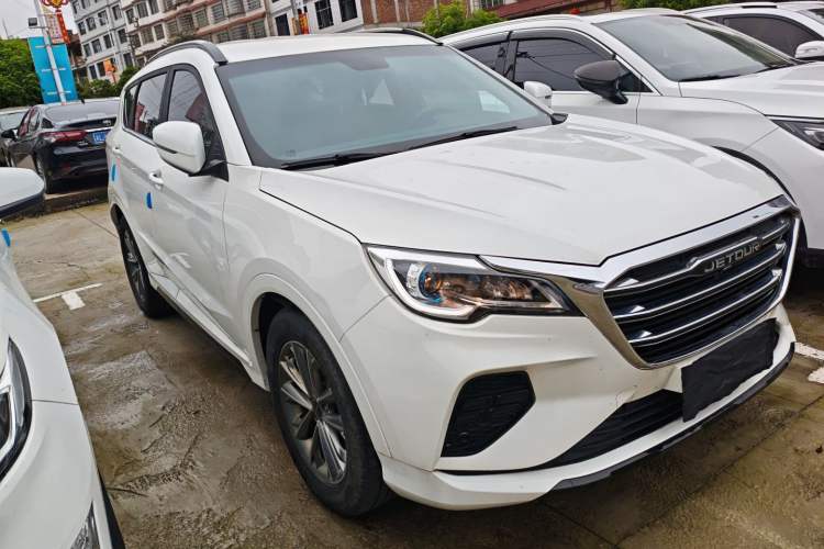 Used JETOUR X70 2020 1.5T DCT Comfort Edition 7-Seater Front Right 45 Deg