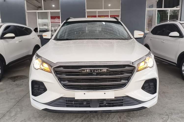 Used JETOUR X70 2020 1.5T Manual Comfort Edition 7-Seater Front