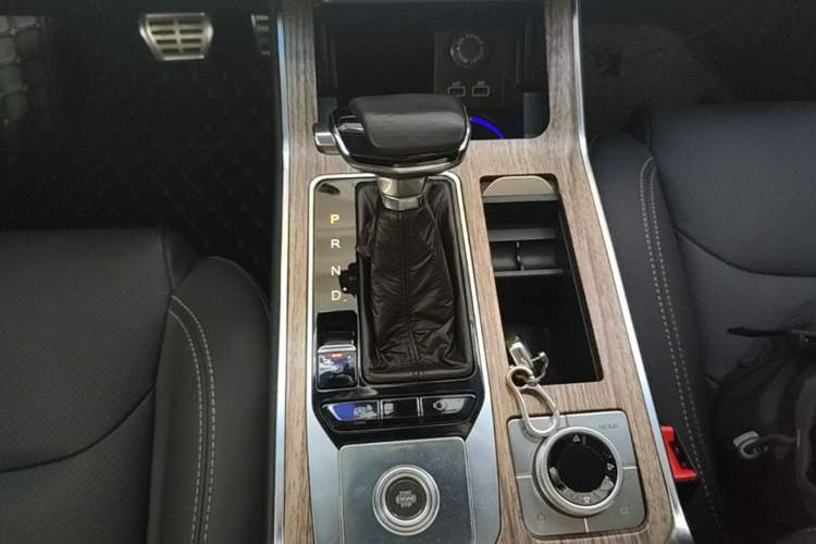 Used JETOUR X70 2020 1.5T DCT Luxury Edition 5 Seats Gear Lever