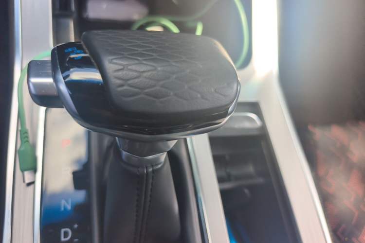 Used JETOUR X70 2020 1.5T DCT Comfort Edition 7-Seater Gear Lever