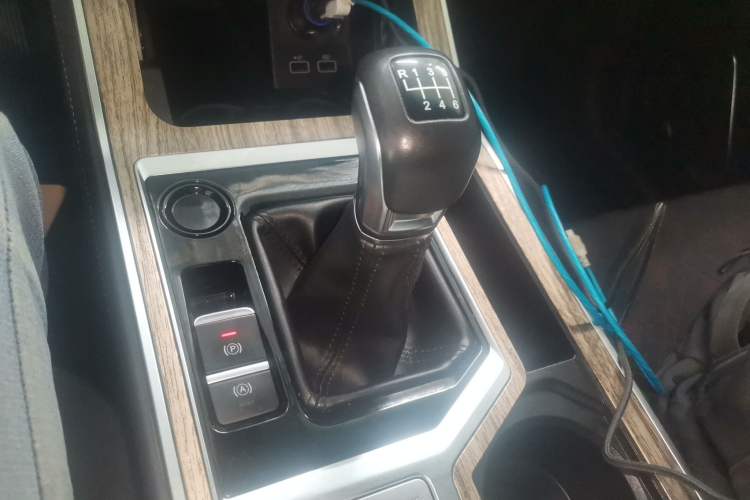Used JETOUR X70 2020 1.5T Manual Comfort Edition 7-Seater Gear Lever