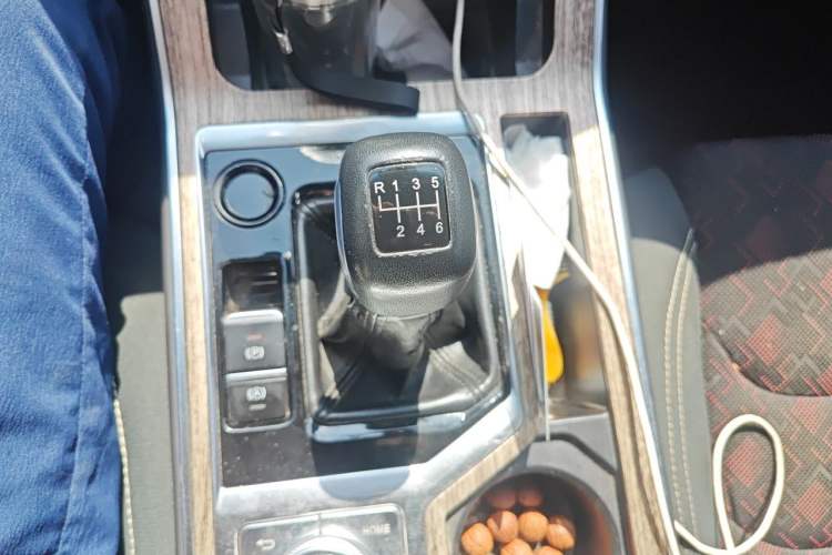 Used JETOUR X70 2020 1.5T Manual Comfort Edition 7-Seater Gear Lever