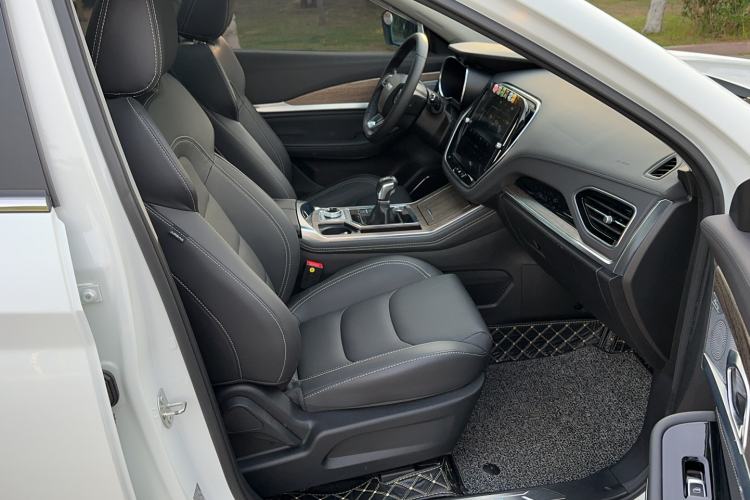 Used JETOUR X70 2020 1.5T Manual Luxury Edition 6 Seats Interior 1