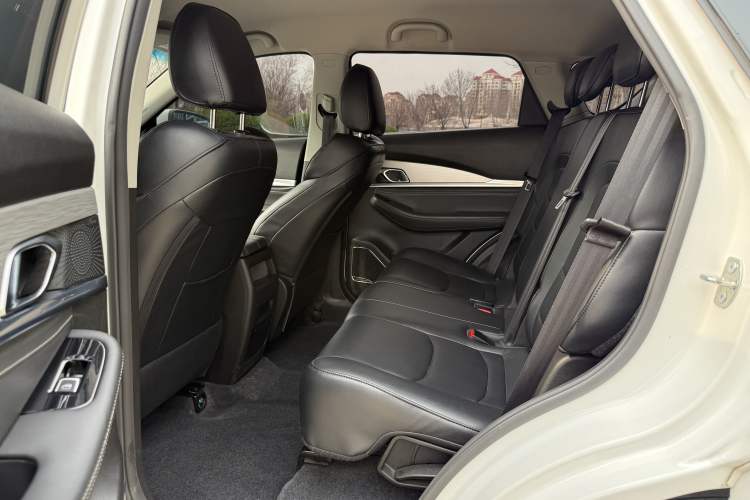 Used JETOUR X70 2020 1.5T DCT Comfort Edition 5-seater Interior 3