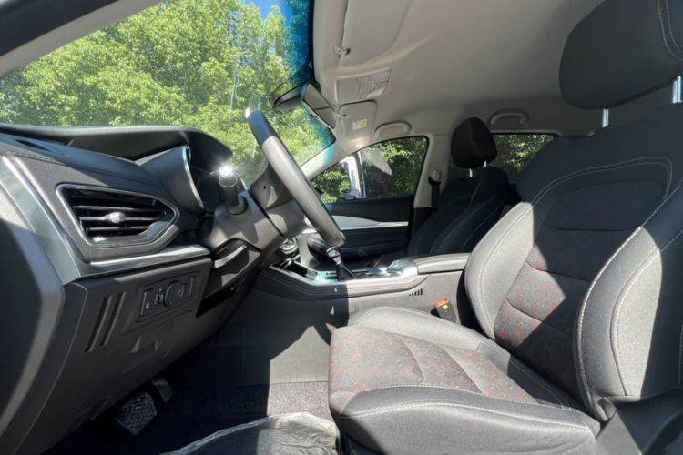 Used JETOUR X70 2020 1.5T DCT Comfort Edition 5-seater Interior 4