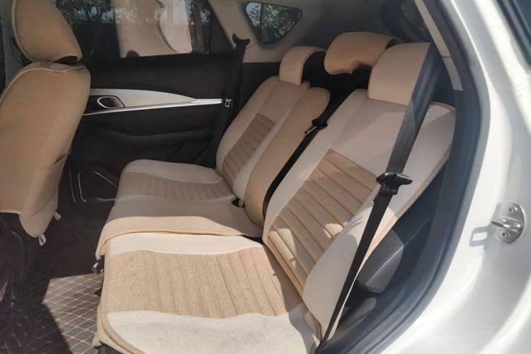 Used JETOUR X70 2020 1.5T Manual Comfort Edition 5 Seats Left Rear Seat