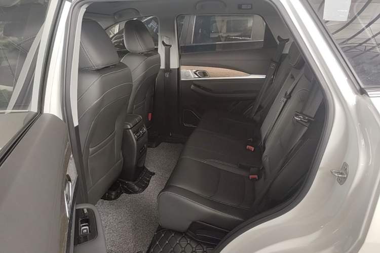 Used JETOUR X70 2020 1.5T DCT Luxury Edition 5 Seats Left Rear Seat