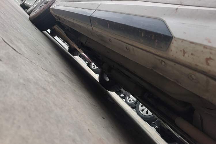 Used JETOUR X70 2020 1.5T DCT Comfort Edition 7-Seater Left Side Sill