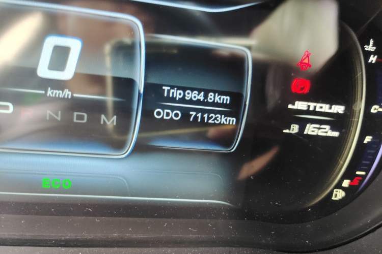 Used JETOUR X70 2020 1.5T DCT Comfort Edition 5-seater Odometer Close Up