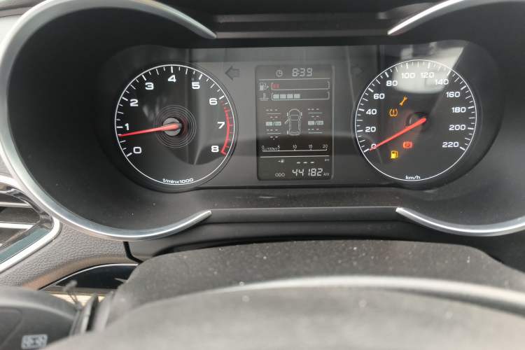 Used JETOUR X70 2020 1.5T Manual Comfort Edition 7-Seater Odometer Close Up