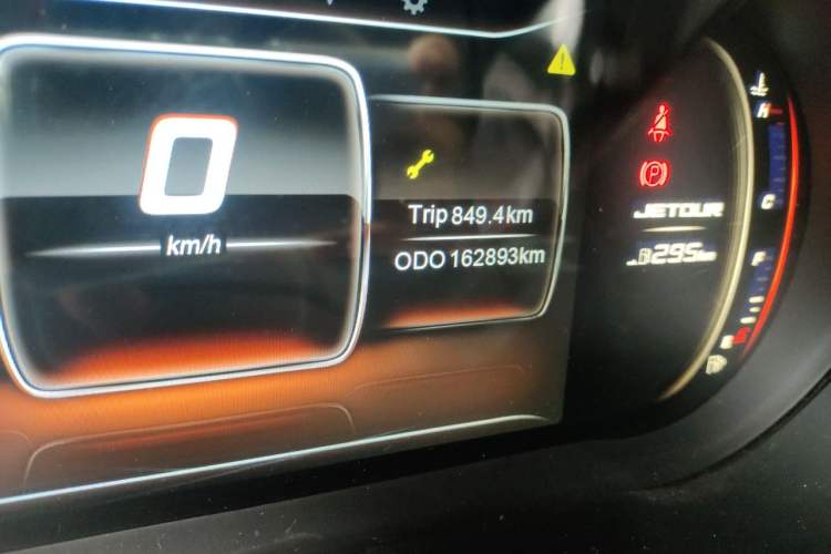Used JETOUR X70 2020 1.5T Manual EnjoyDrive Edition 5 Seats Odometer Close Up