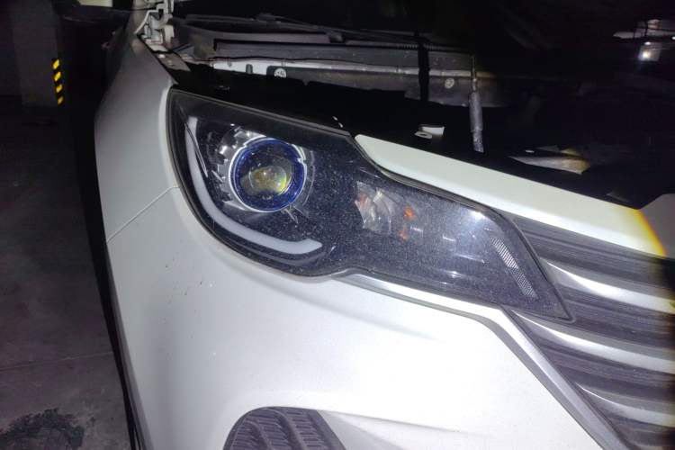 Used JETOUR X70 2020 1.5T Manual Jingxing Edition 6 Seats Right Front Headlight