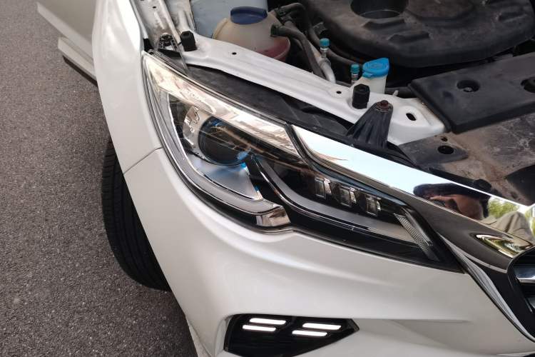 Used JETOUR X70 2020 1.5T DCT YueXing Edition 7-Seater Right Front Headlight