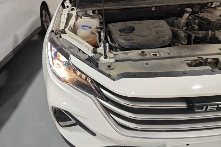 Used JETOUR X70 2020 1.5T DCT YueXing Edition 5 Seats Right Front Headlight