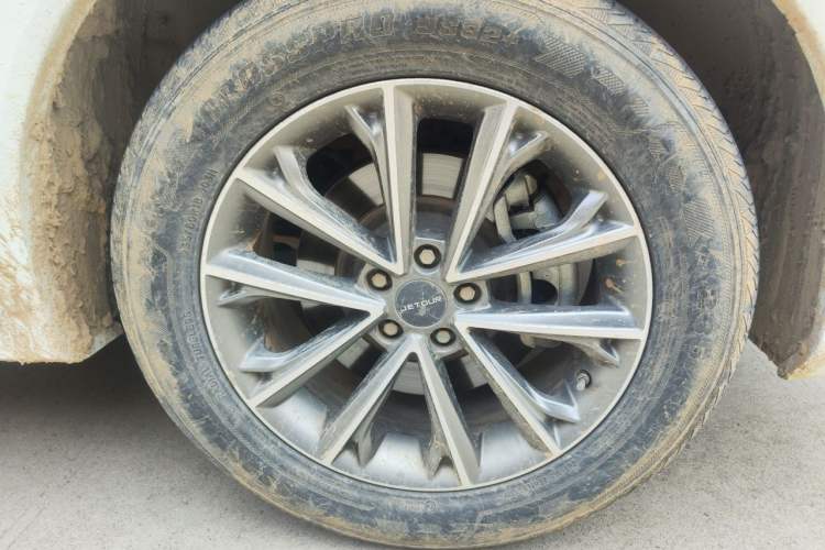Used JETOUR X70 2020 1.5T DCT Comfort Edition 6 Seats Right Front Wheel Hub