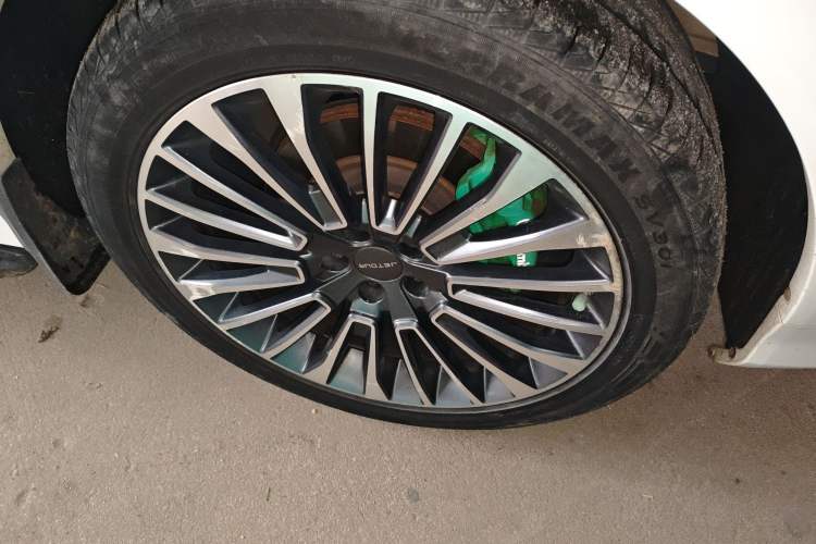 Used JETOUR X70 2020 1.5T DCT Luxury Version 7 Seats Right Front Wheel Hub