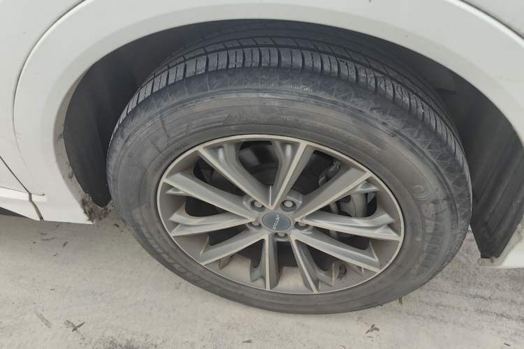 Used JETOUR X70 2020 1.5T DCT YueXing Edition 5 Seats Right Front Wheel Hub