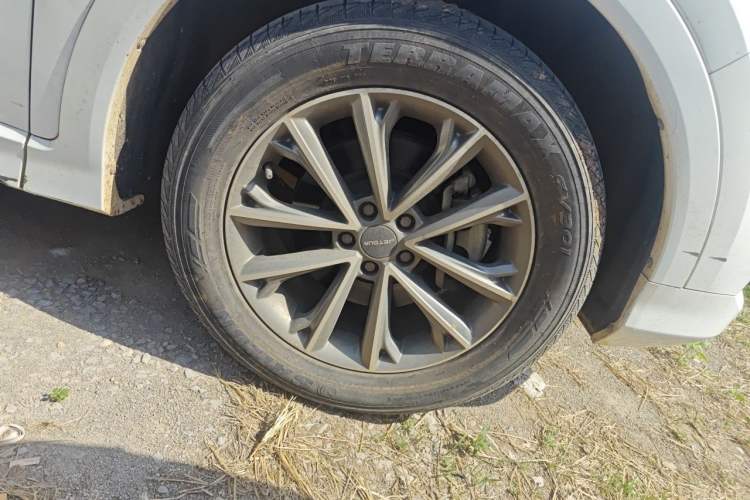 Used JETOUR X70 2020 1.5T Manual Comfort Edition 7-Seater Right Front Wheel Hub