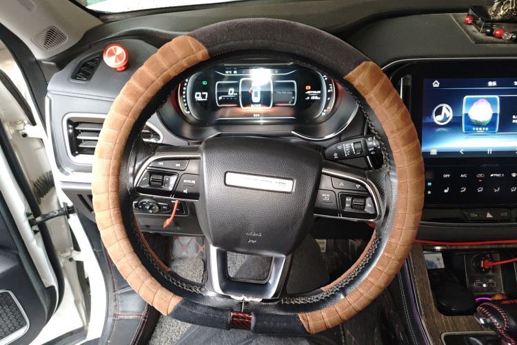 Used JETOUR X70 2020 1.5T DCT Luxury Version 7 Seats Steering Wheel