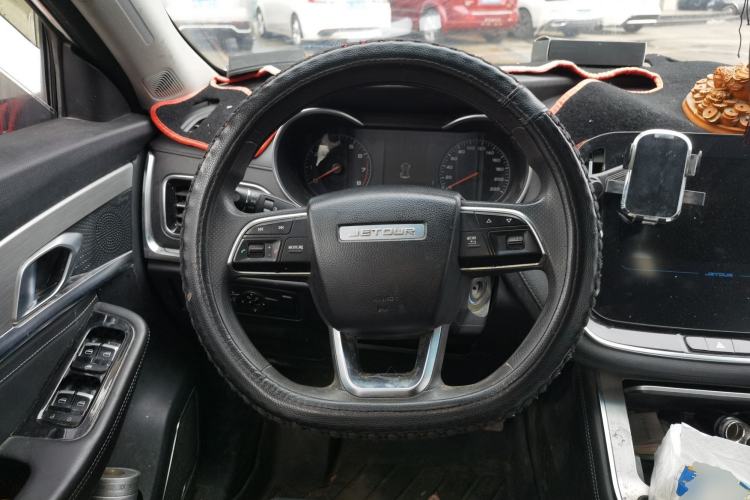 Used JETOUR X70 2020 1.5T Manual Comfort Edition 5 Seats Steering Wheel