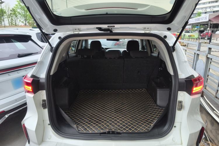 Used JETOUR X70 2020 1.5T Manual Comfort Edition 5 Seats Trunk