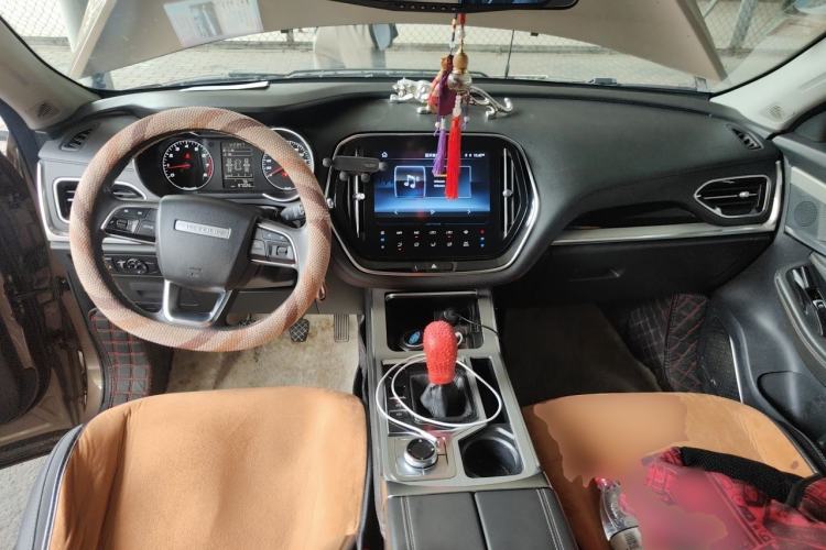 Used JETOUR X70 2020 1.5T Manual Comfort Edition 7-Seater Center Console