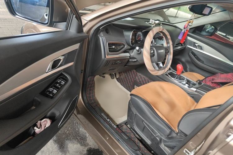 Used JETOUR X70 2020 1.5T Manual Comfort Edition 7-Seater Driver Seat
