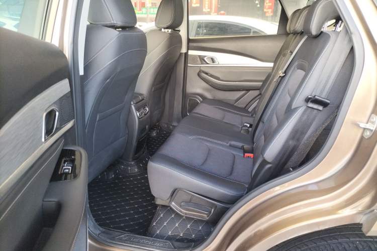 Used JETOUR X70 2020 1.5T Manual Comfort Edition 7-Seater Interior 4