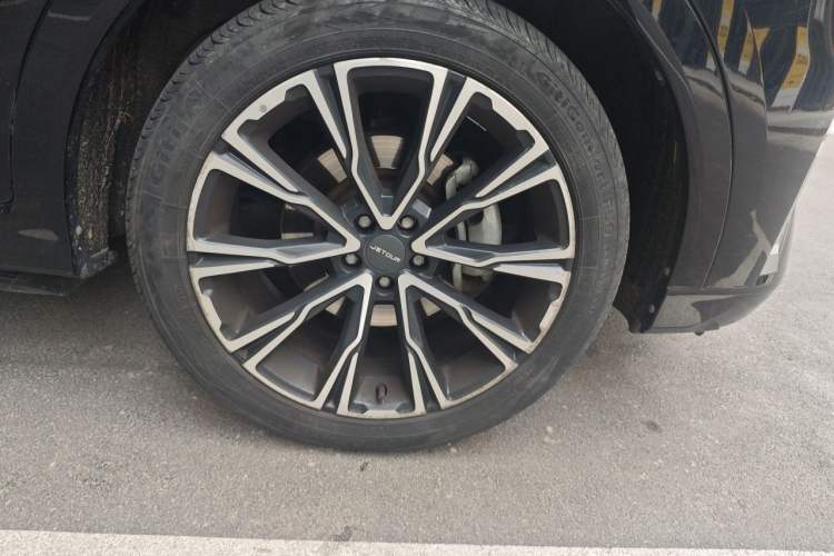 Used JETOUR X70 2021 Zhuge 1.6T DCT Junshi 5-seater Right Front Wheel Hub