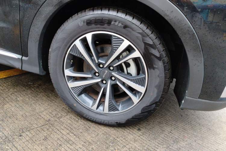 Used JETOUR X70 2021 Zhuge 1.6T DCT Wuhou 5-Seater Right Front Wheel Hub