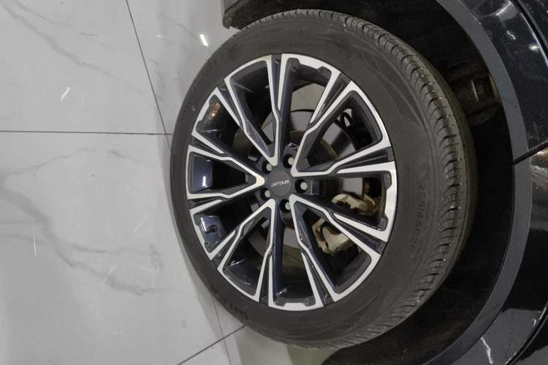 Used JETOUR X70 2021 Zhuge 1.6T DCT Junshi 5-seater Right Rear Wheel Hub