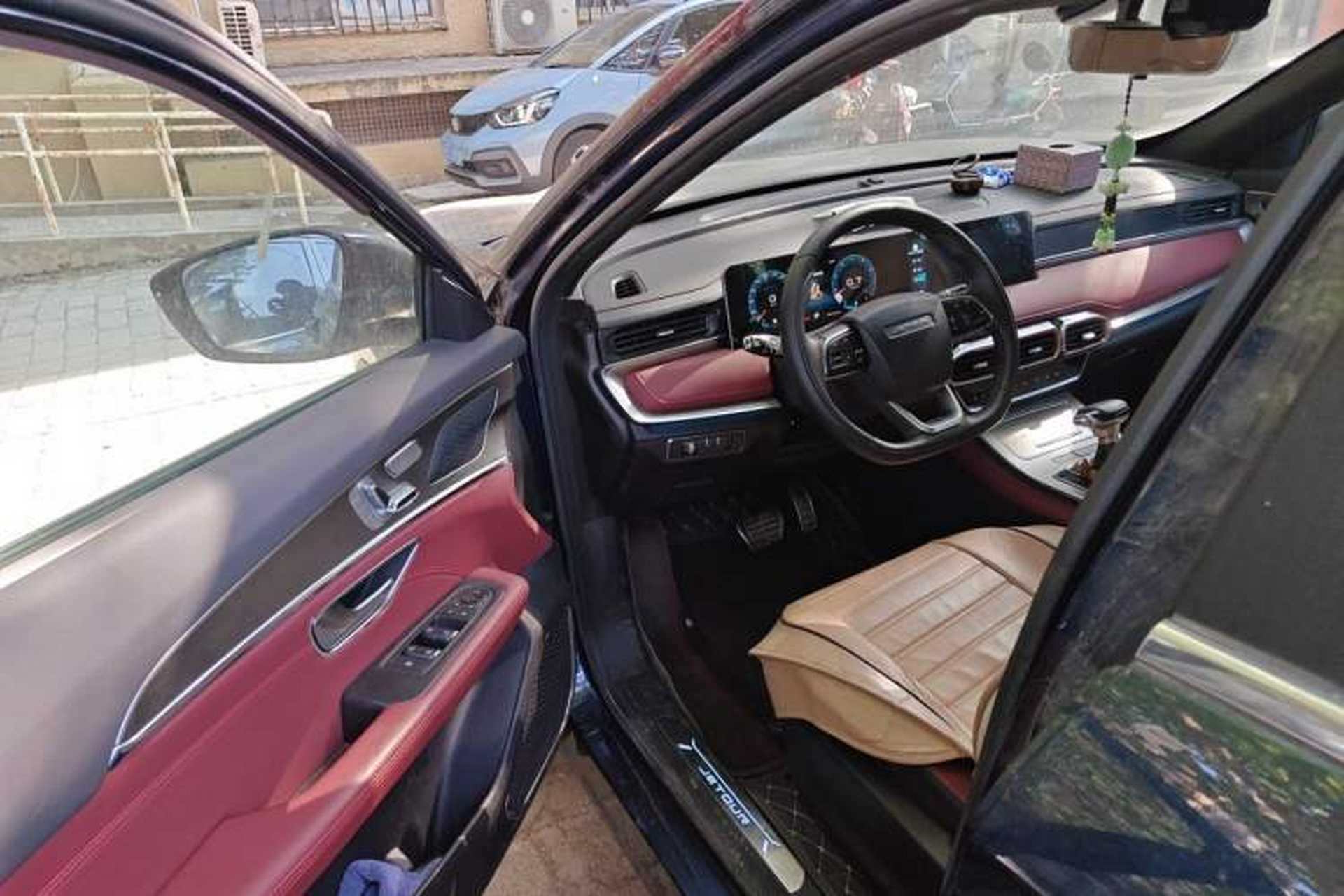 Used JETOUR X70 2021 1.5T DCT Exclusive II Version 7 Seats Interior 3
