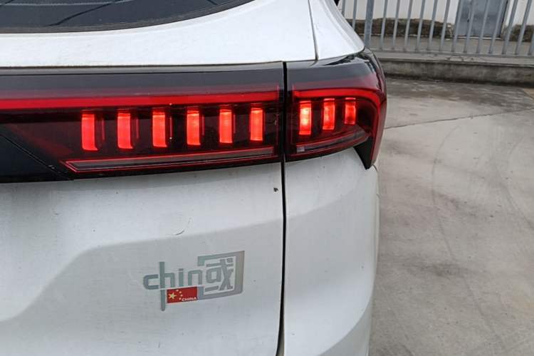 Used JETOUR X70 2021 Zhuge 1.6T DCT Wuhou 7-Seater Exterior 3