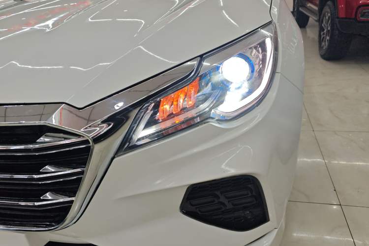 Used JETOUR X70 2021 1.5T DCT Exclusive I Version 5 Seats Left Front Headlight