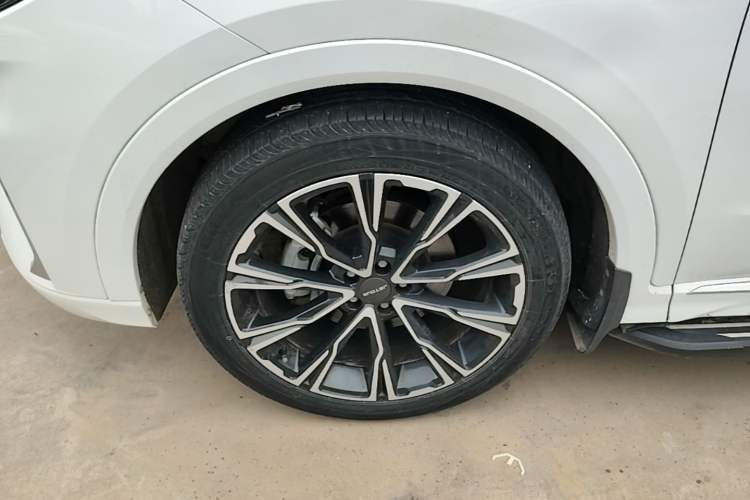 Used JETOUR X70 2021 Zhuge 1.6T DCT Wuhou 5-Seater Left Front Wheel Hub