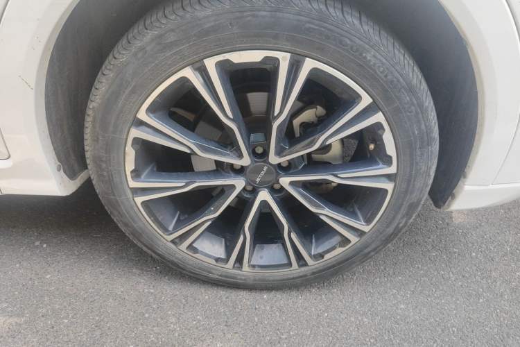 Used JETOUR X70 2021 Zhuge 1.6T DCT Junshi 5-seater Right Front Wheel Hub