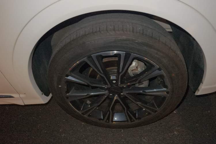 Used JETOUR X70 2021 Zhuge 1.6T DCT Junshi 5-seater Right Front Wheel Hub
