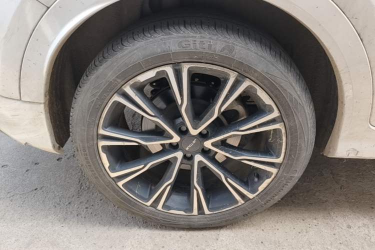 Used JETOUR X70 2021 Zhuge 1.6T DCT Junshi 7-Seater Right Rear Wheel Hub