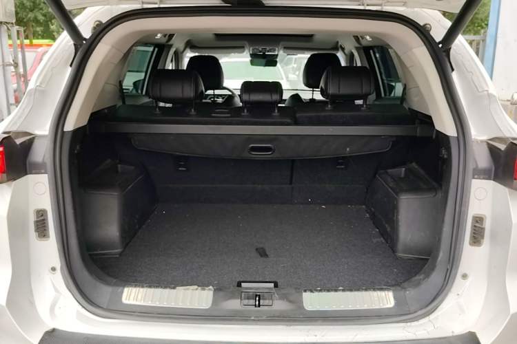 Used JETOUR X70 2021 Zhuge 1.6T DCT Wuhou 5-Seater Trunk