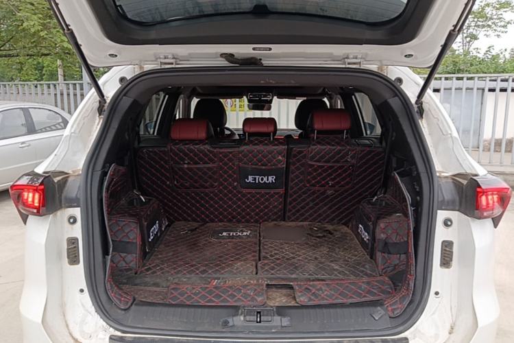 Used JETOUR X70 2021 Zhuge 1.6T DCT Wuhou 7-Seater Trunk
