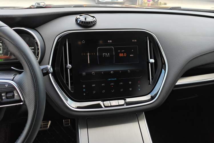 Used JETOUR X70 2022 1.5T DCT YueXing Edition 5 Seats Audio And AC Panel