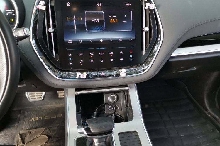 Used JETOUR X70 2022 1.5T DCT YueXing Edition 5 Seats Audio And AC Panel