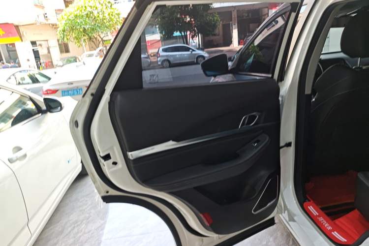 Used JETOUR X70 2022 1.5T DCT YueXing Edition 5 Seats Left Rear Door Interior