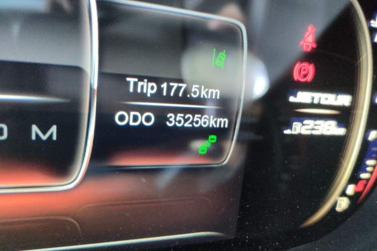 Used JETOUR X70 2022 1.5T DCT YueXing Edition 5 Seats Odometer Close Up