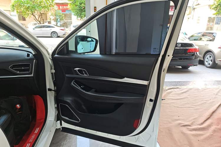 Used JETOUR X70 2022 1.5T DCT YueXing Edition 5 Seats Right Front Door Interior