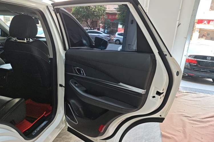 Used JETOUR X70 2022 1.5T DCT YueXing Edition 5 Seats Right Rear Door Interior