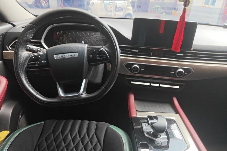 Used JETOUR X70 2023 1.5T DCT Overpass PRO+ Edition 7 Seats Center Console