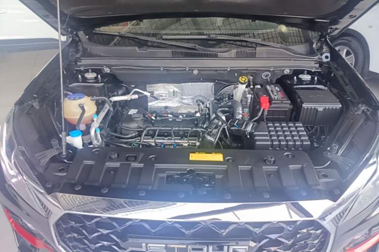 Used JETOUR X70 2023 1.5T DCT Beyond PRO Edition 5-Seater Engine Bay