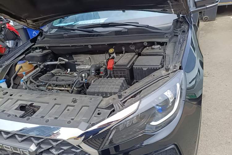 Used JETOUR X70 2023 1.5T DCT Land Cruiser 7-Seater Engine Bay Left
