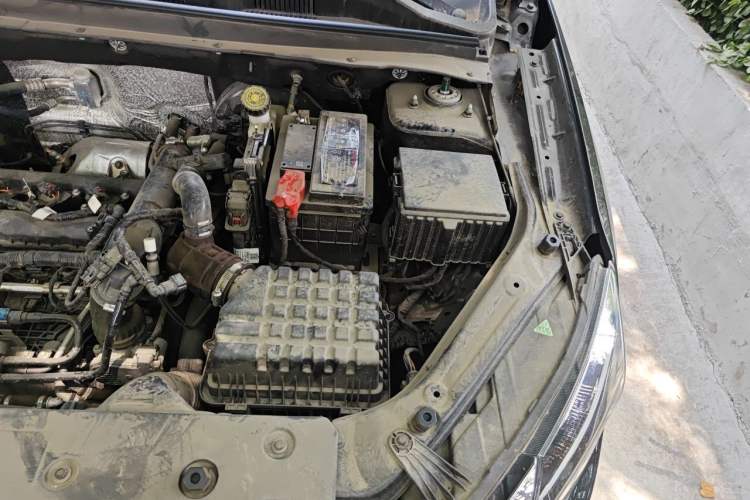 Used JETOUR X70 2023 1.5T DCT Land Cruiser 7-Seater Engine Bay Left